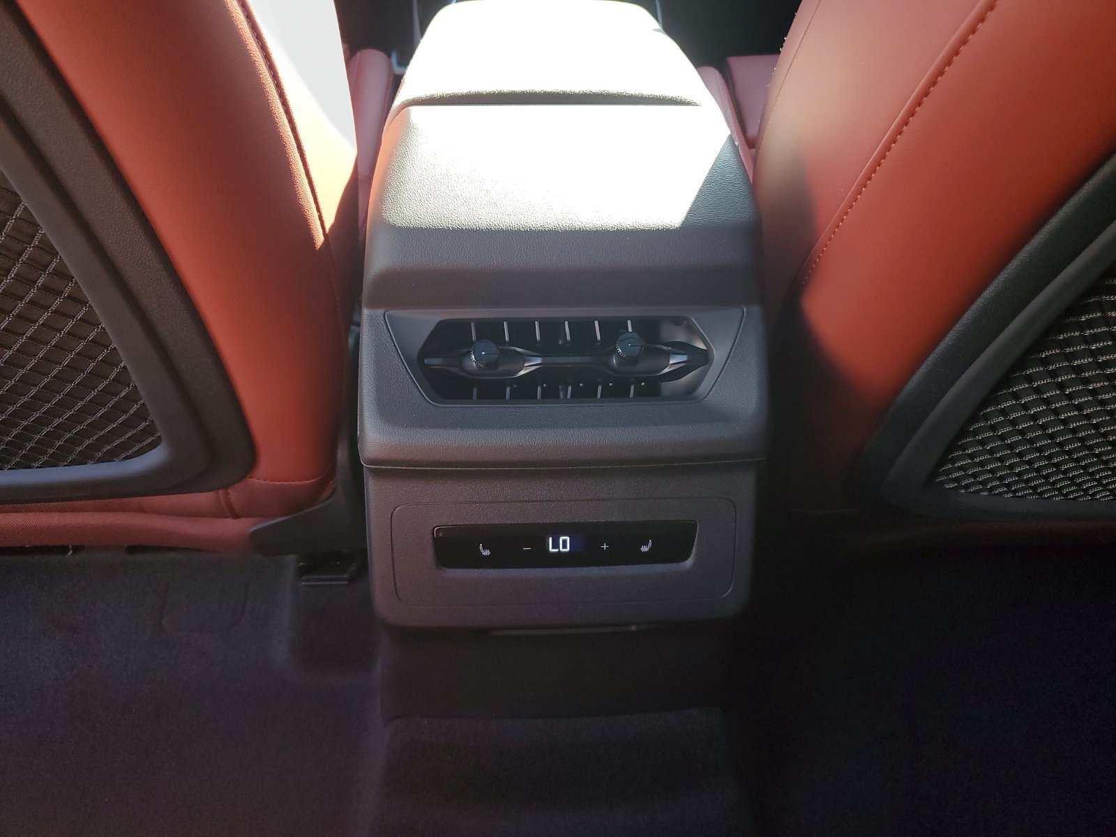 New 2027 Audi SQ6 e-tron Prestige AWD/4WD image 12
