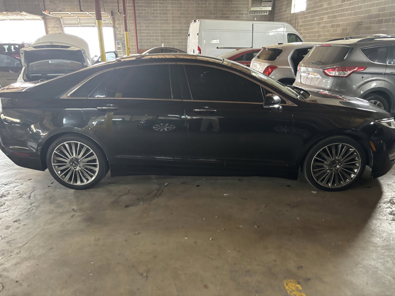 Used 2013 Lincoln MKZ FWD image 2