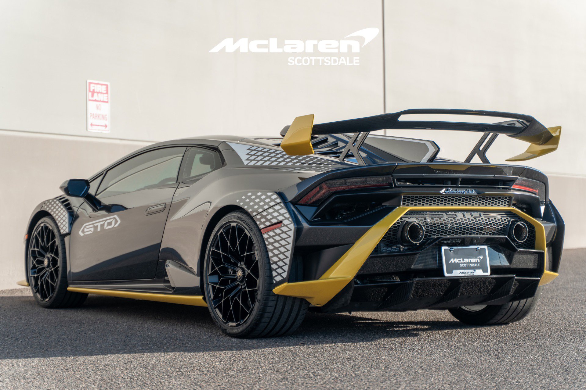 Used 2022 Lamborghini Huracan STO image 5