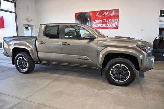 New 2026 Toyota Tacoma TRD Sport w/ TRD Sport Premium Package AWD/4WD image 4