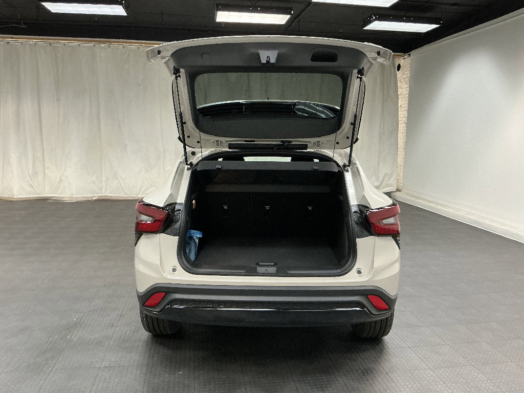 New 2026 Chevrolet Trax RS FWD image 26
