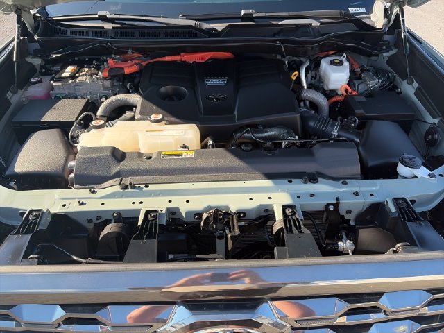 Used 2024 Toyota Tundra Platinum AWD/4WD image 22