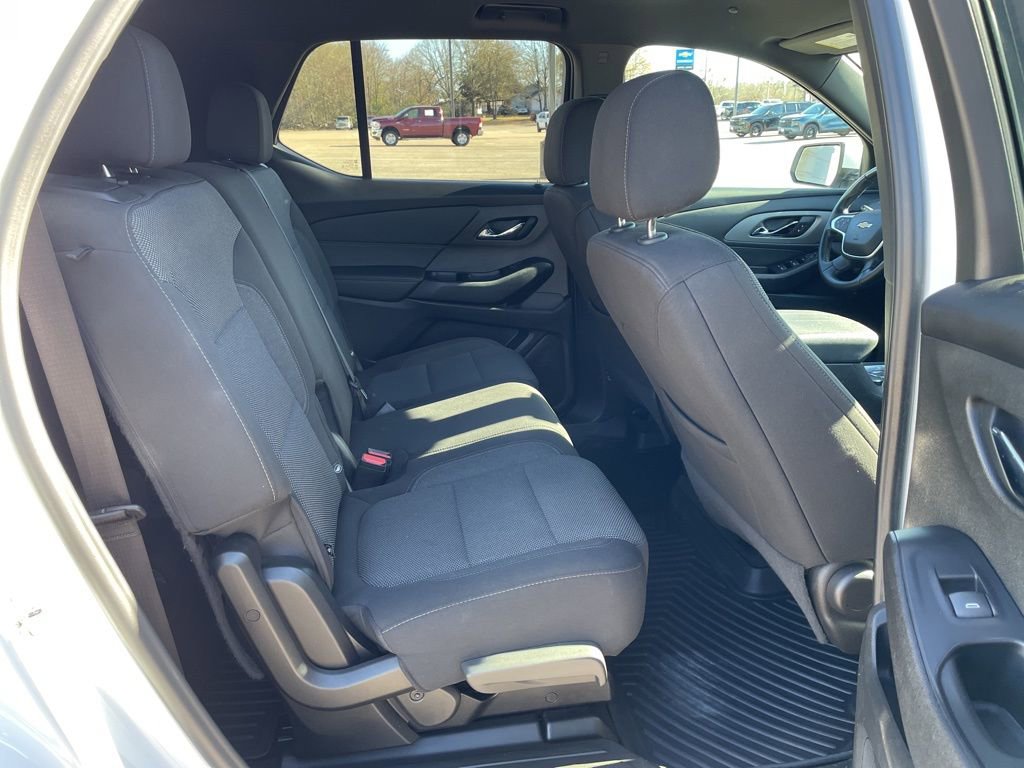 Used 2023 Chevrolet Traverse LT image 28