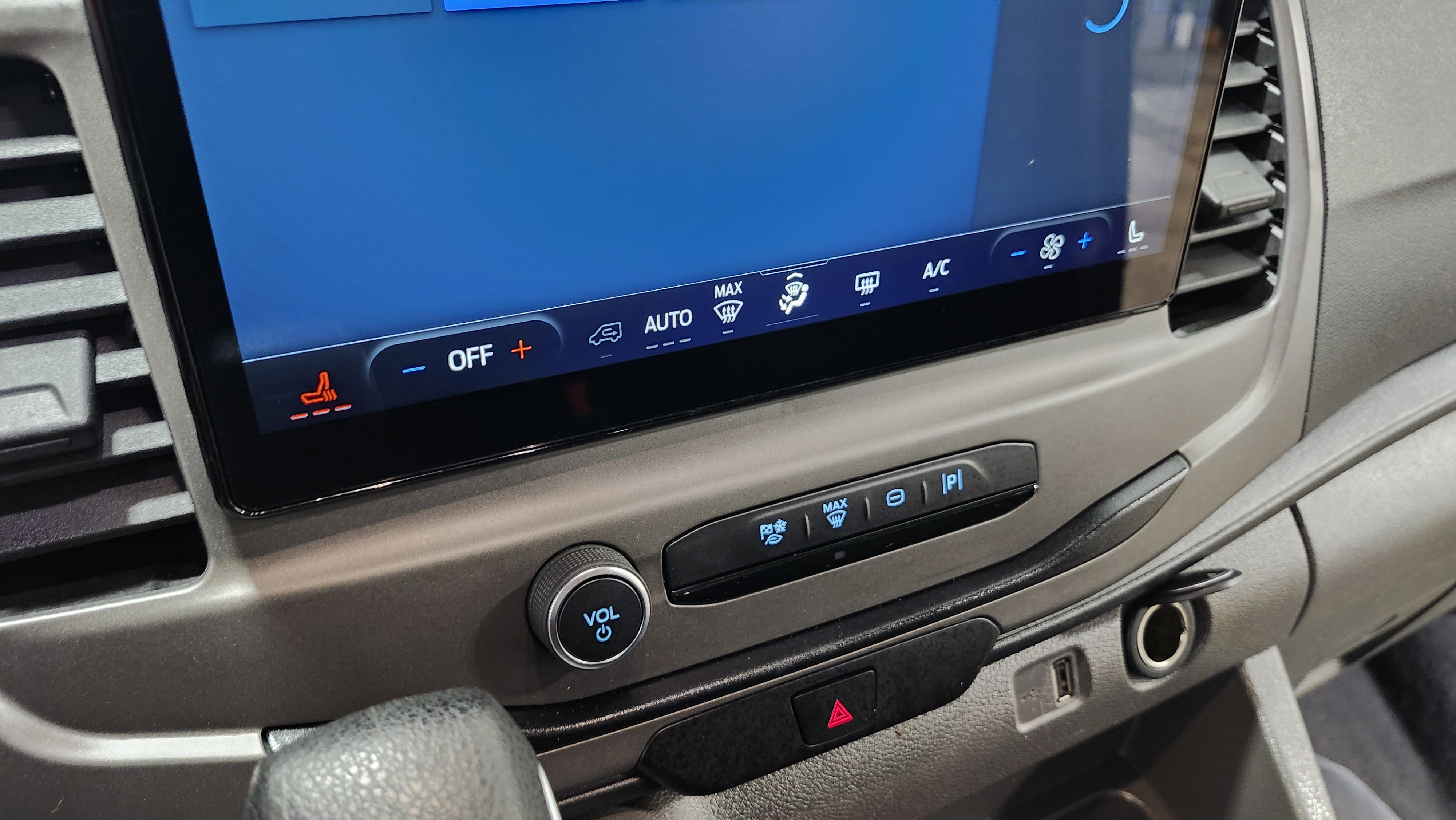 Used 2022 Ford Transit 350 XLT image 32