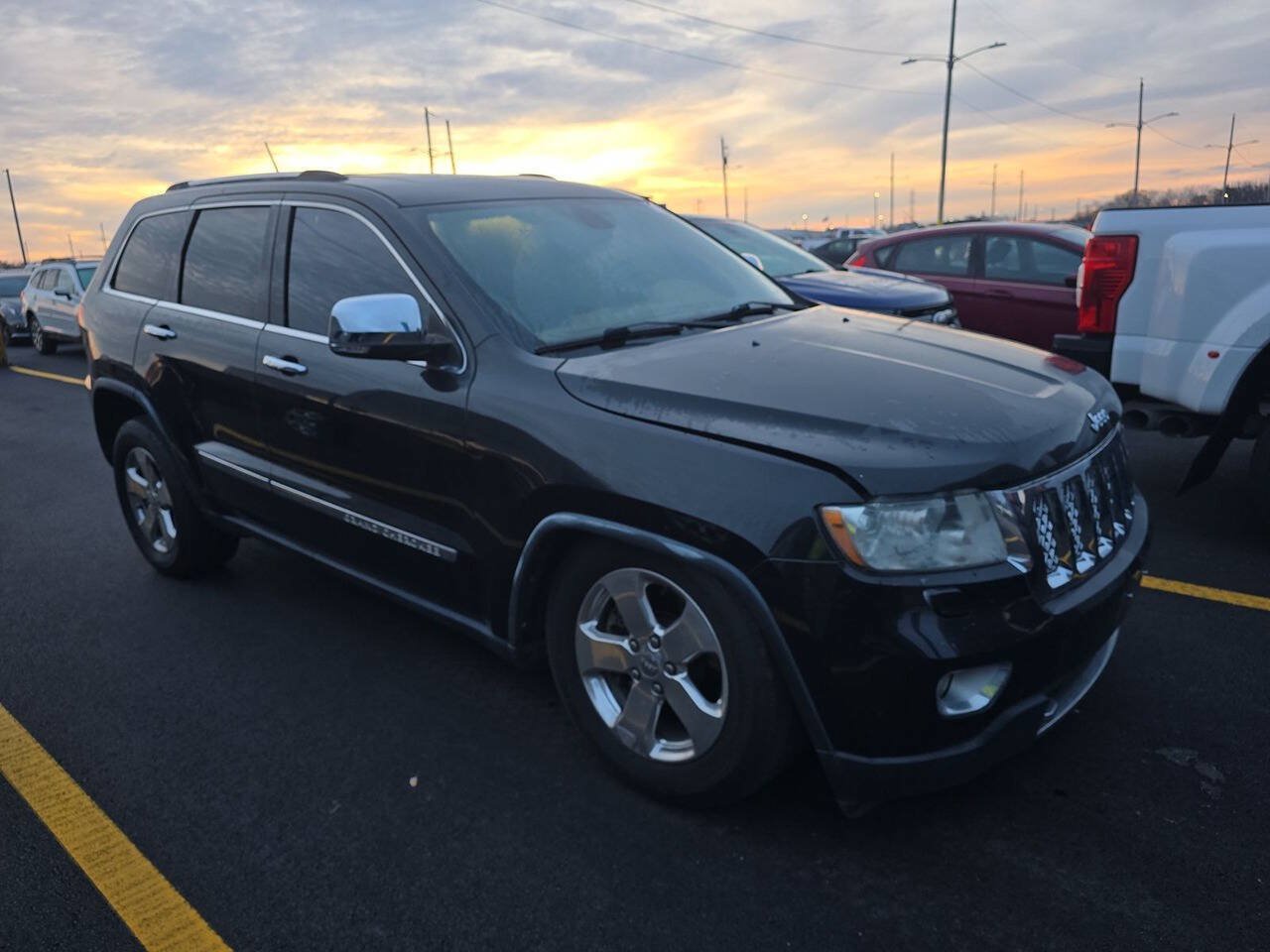 Used 2013 Jeep Grand Cherokee Overland AWD/4WD image 8