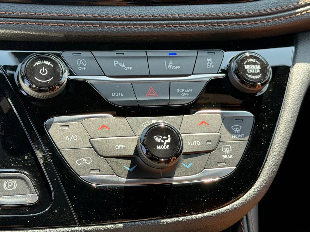 New 2026 Chrysler Pacifica Pinnacle FWD image 20