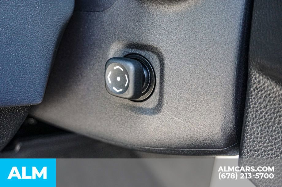 Used 2025 Toyota Sequoia Platinum AWD/4WD image 52