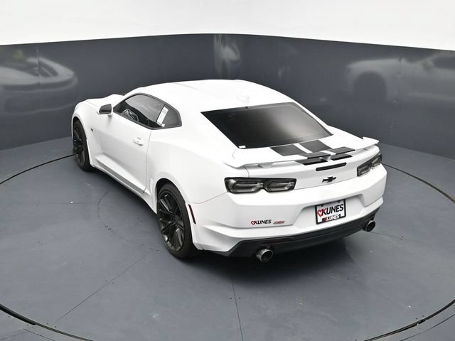 Used 2021 Chevrolet Camaro SS RWD image 38
