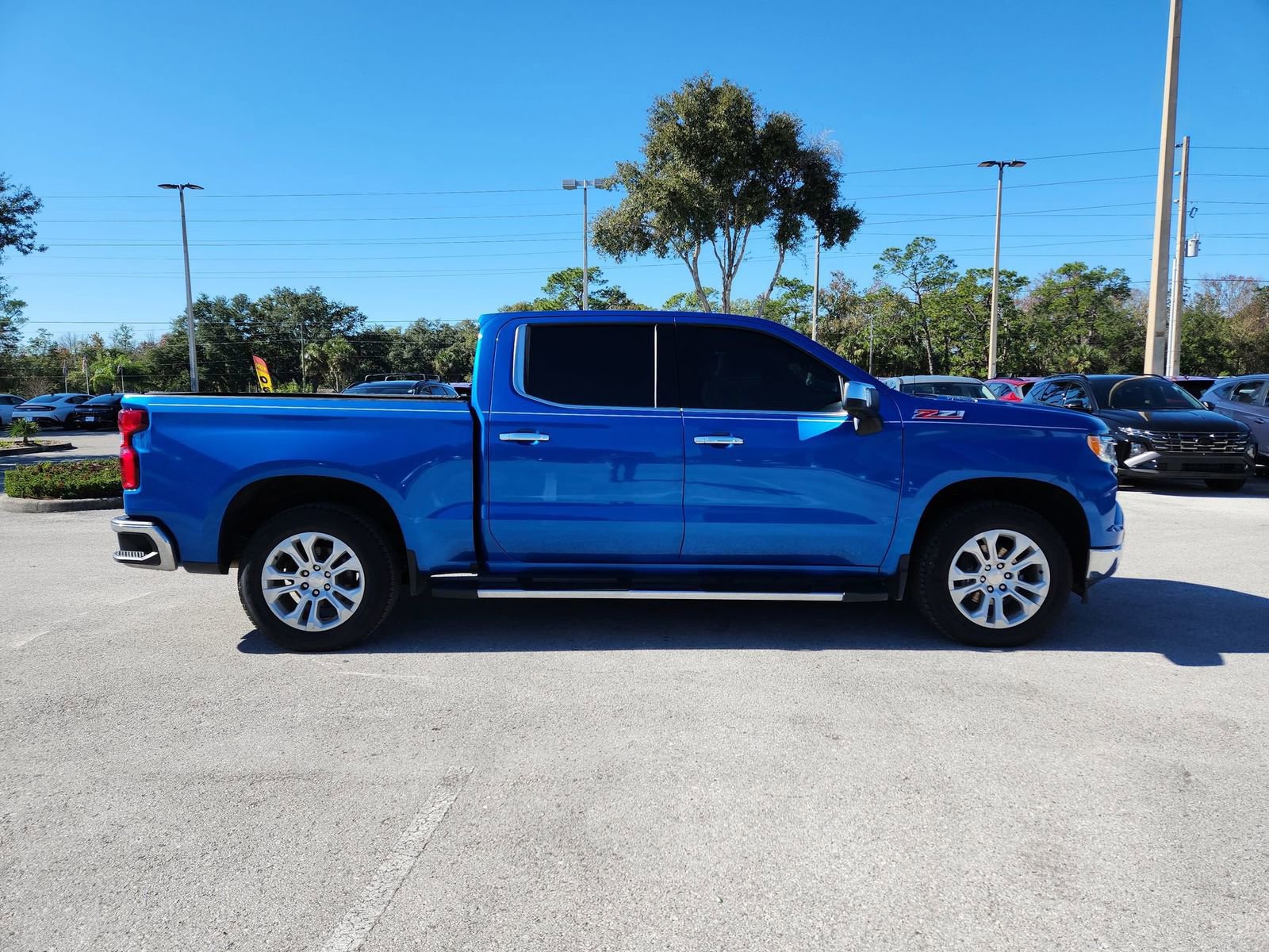 Used 2022 Chevrolet Silverado 1500 LTZ image 2