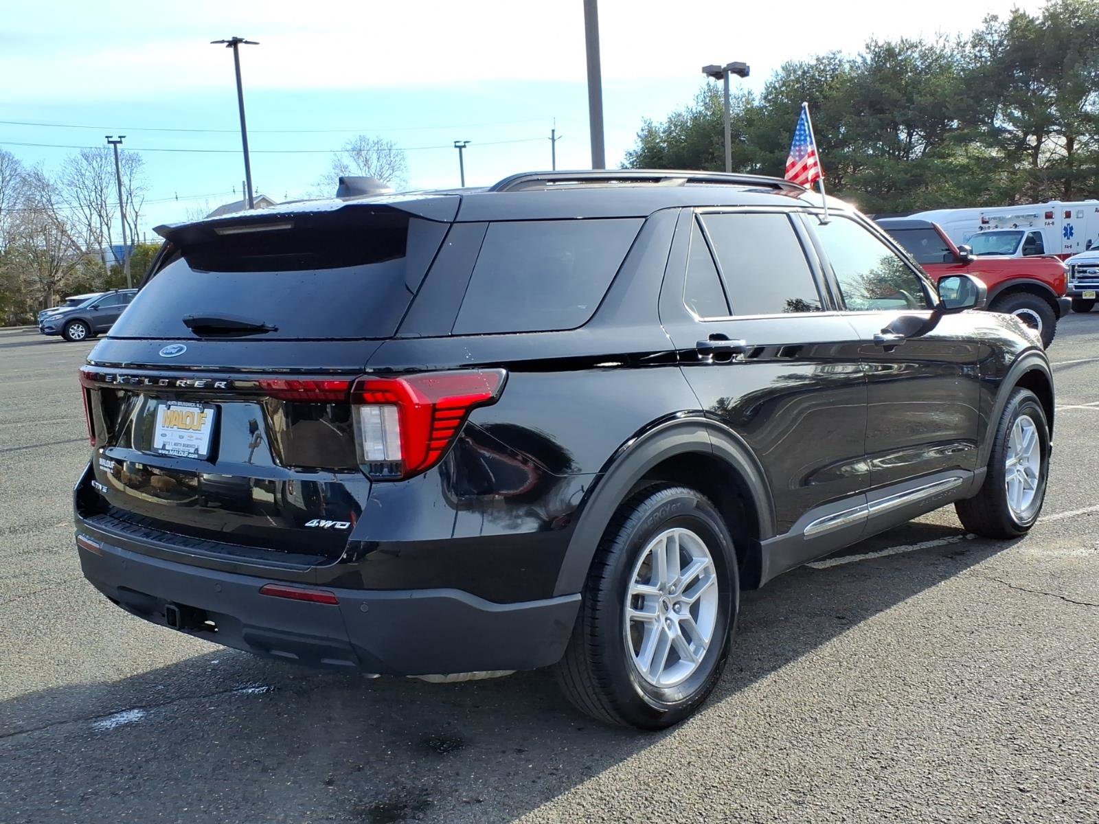 Used 2025 Ford Explorer Active image 7