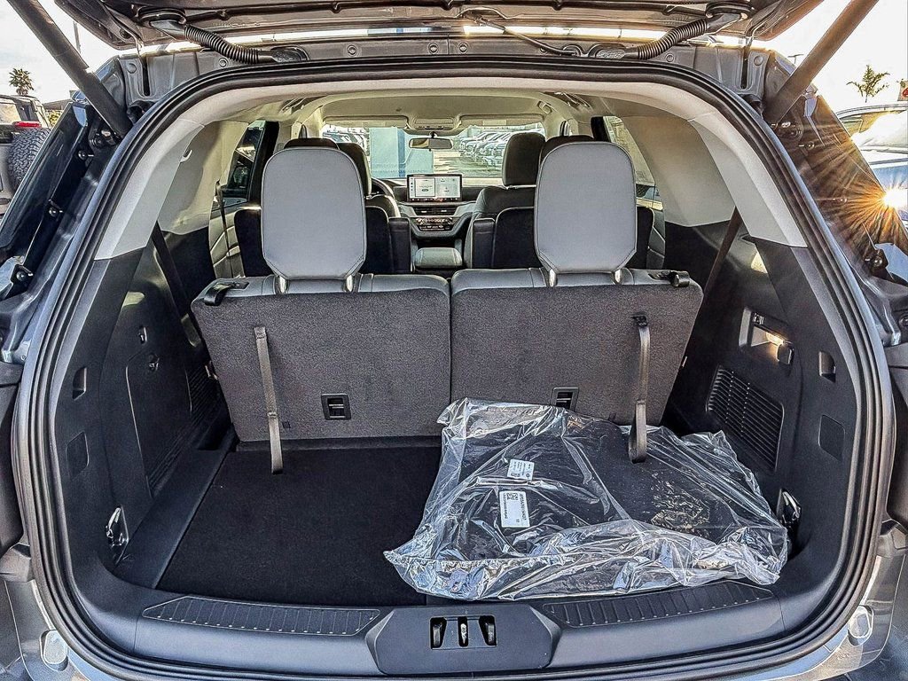 New 2026 Ford Explorer Active w/ Active Comfort Package image 24