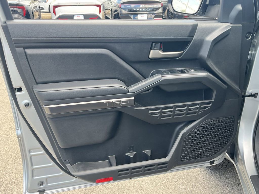 Used 2025 Toyota Tacoma TRD Off-Road image 11