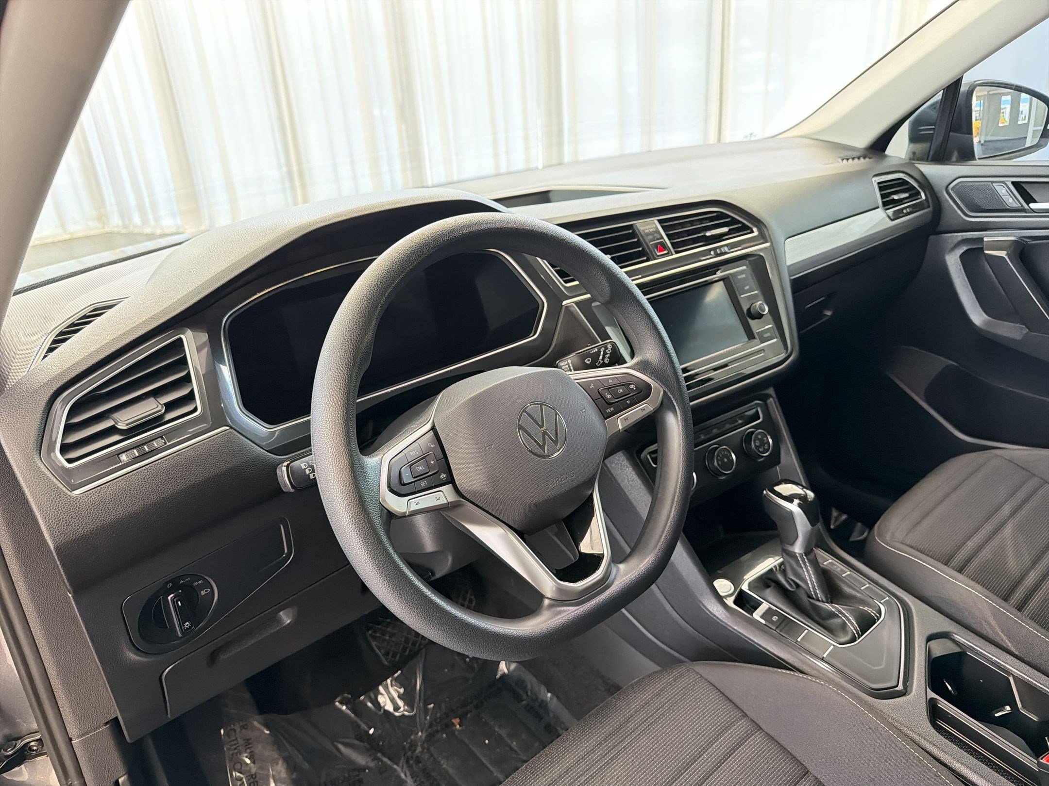 Used 2022 Volkswagen Tiguan S image 4