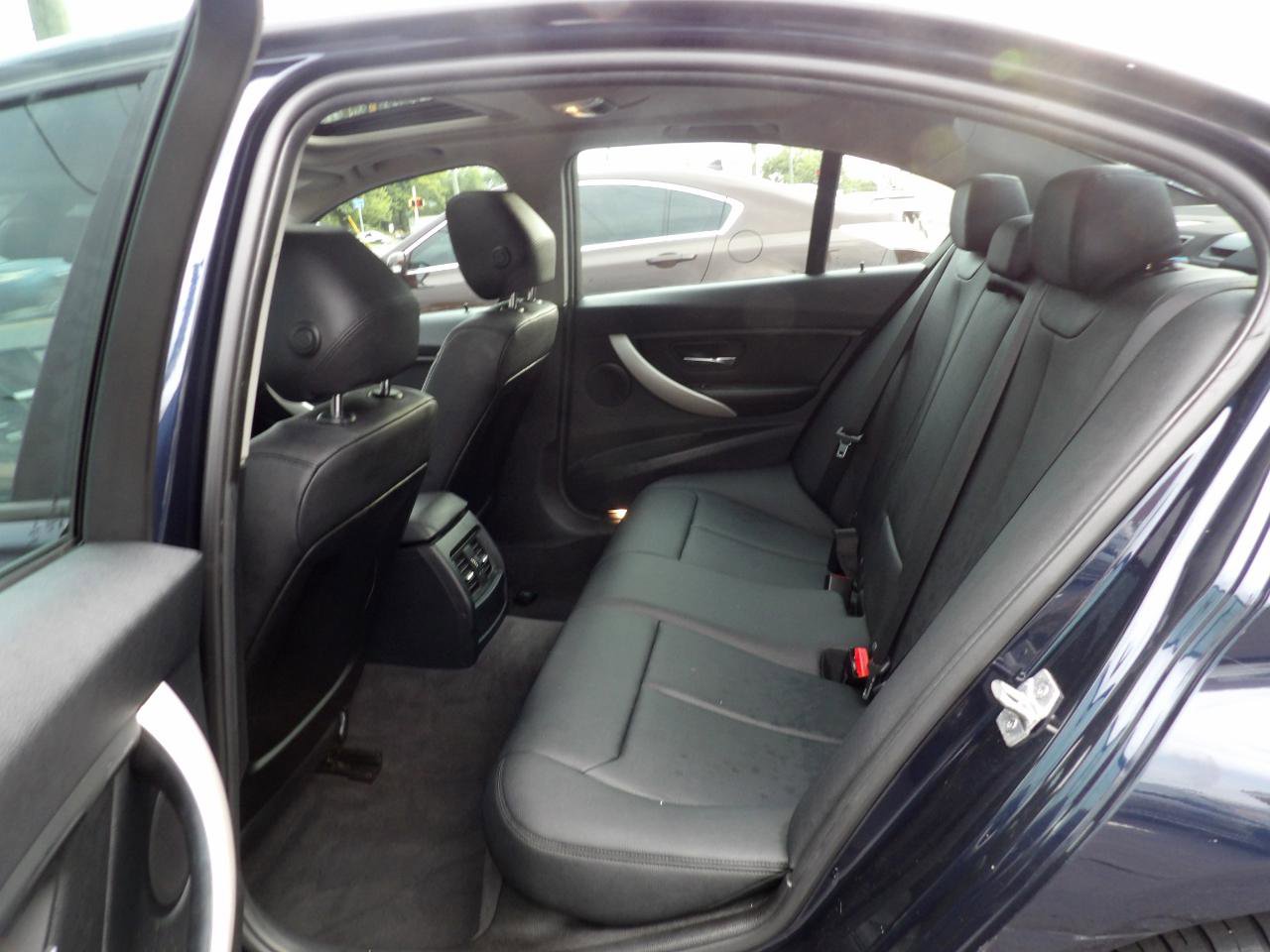 Used 2015 BMW 320i xDrive Sedan image 16