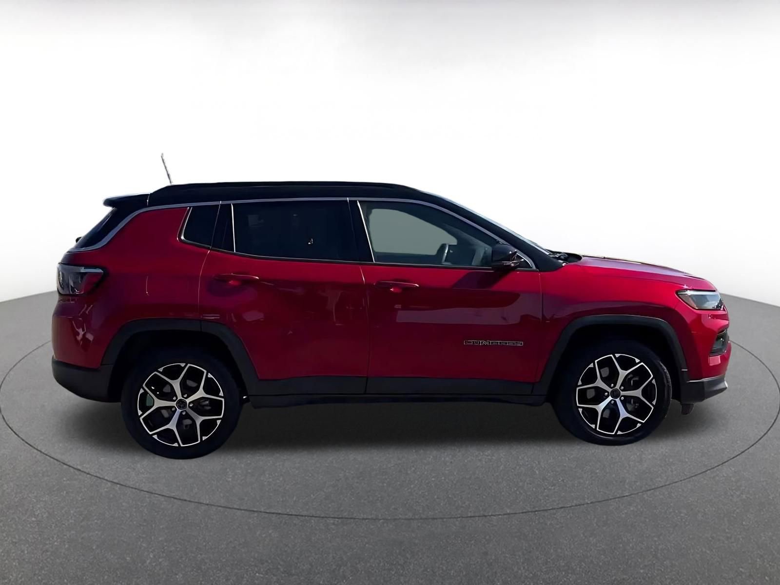 Used 2025 Jeep Compass Limited AWD/4WD image 14