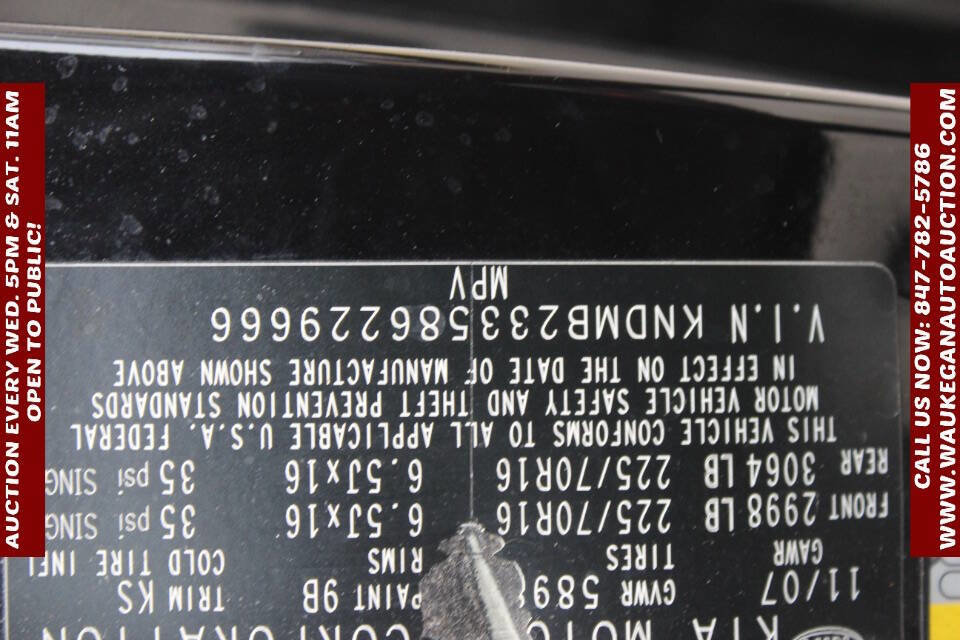 Used 2008 Kia Sedona LX image 10