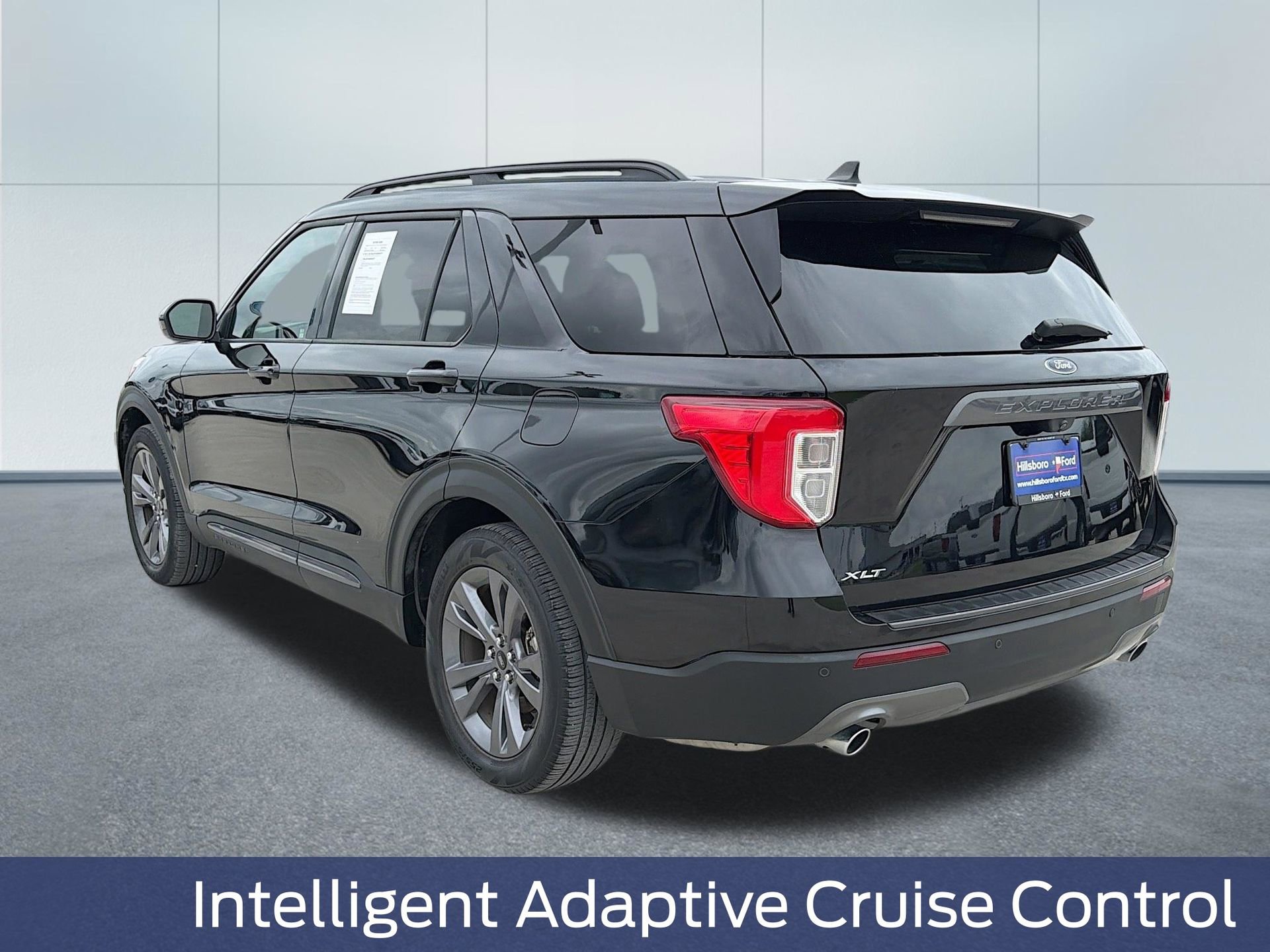 Used 2022 Ford Explorer XLT w/ Equipment Group 202A image 11