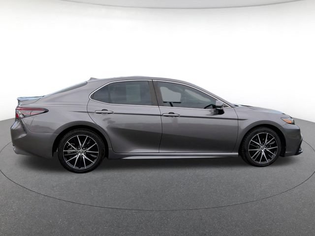 Used 2022 Toyota Camry SE FWD image 6