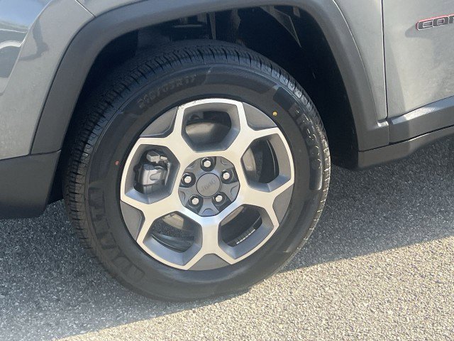 Used 2022 Jeep Compass Trailhawk w/ Trailhawk Elite Group image 32