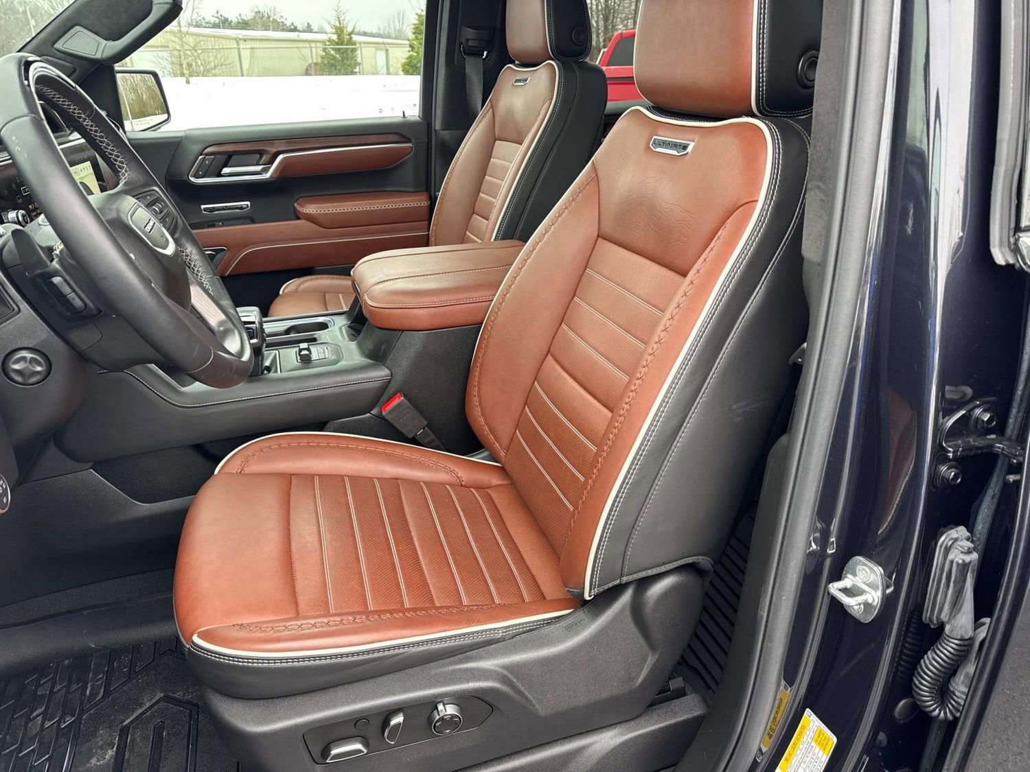 Used 2024 GMC Sierra 1500 Denali Ultimate image 31