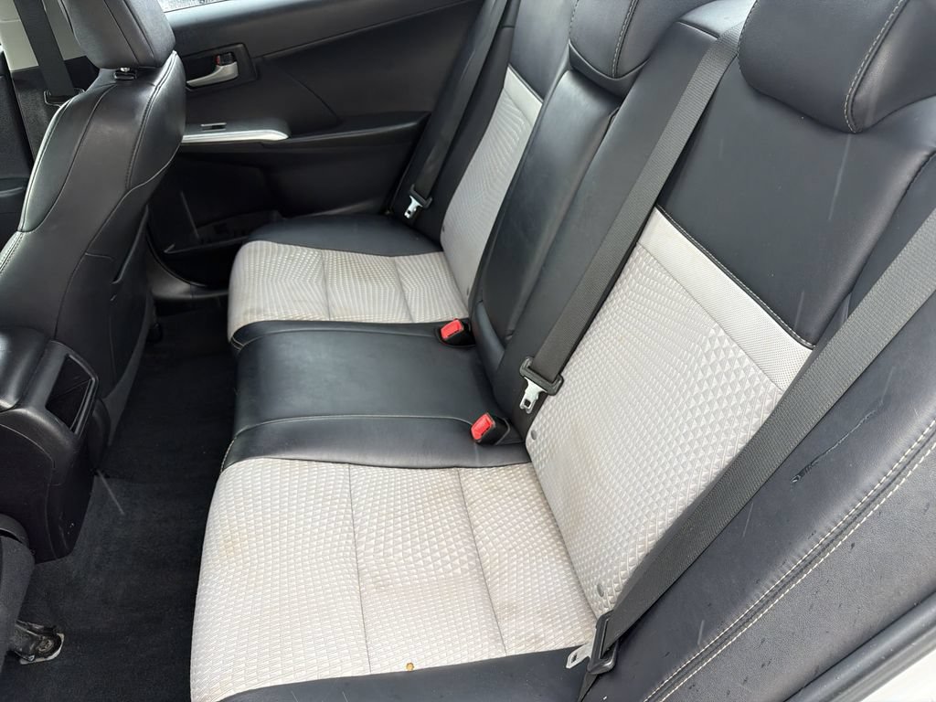 Used 2014 Toyota Camry SE FWD image 13