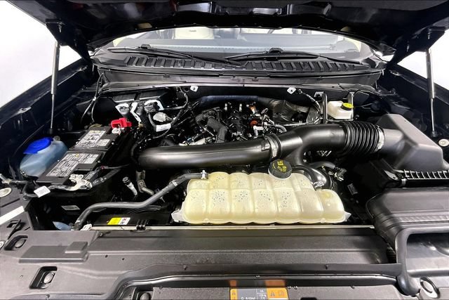 Used 2025 Ford Expedition Platinum w/ Driver's Package AWD/4WD image 9