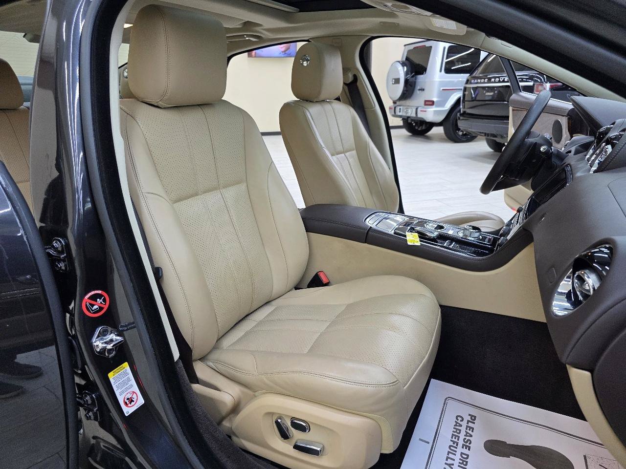 Used 2012 Jaguar XJ RWD image 20