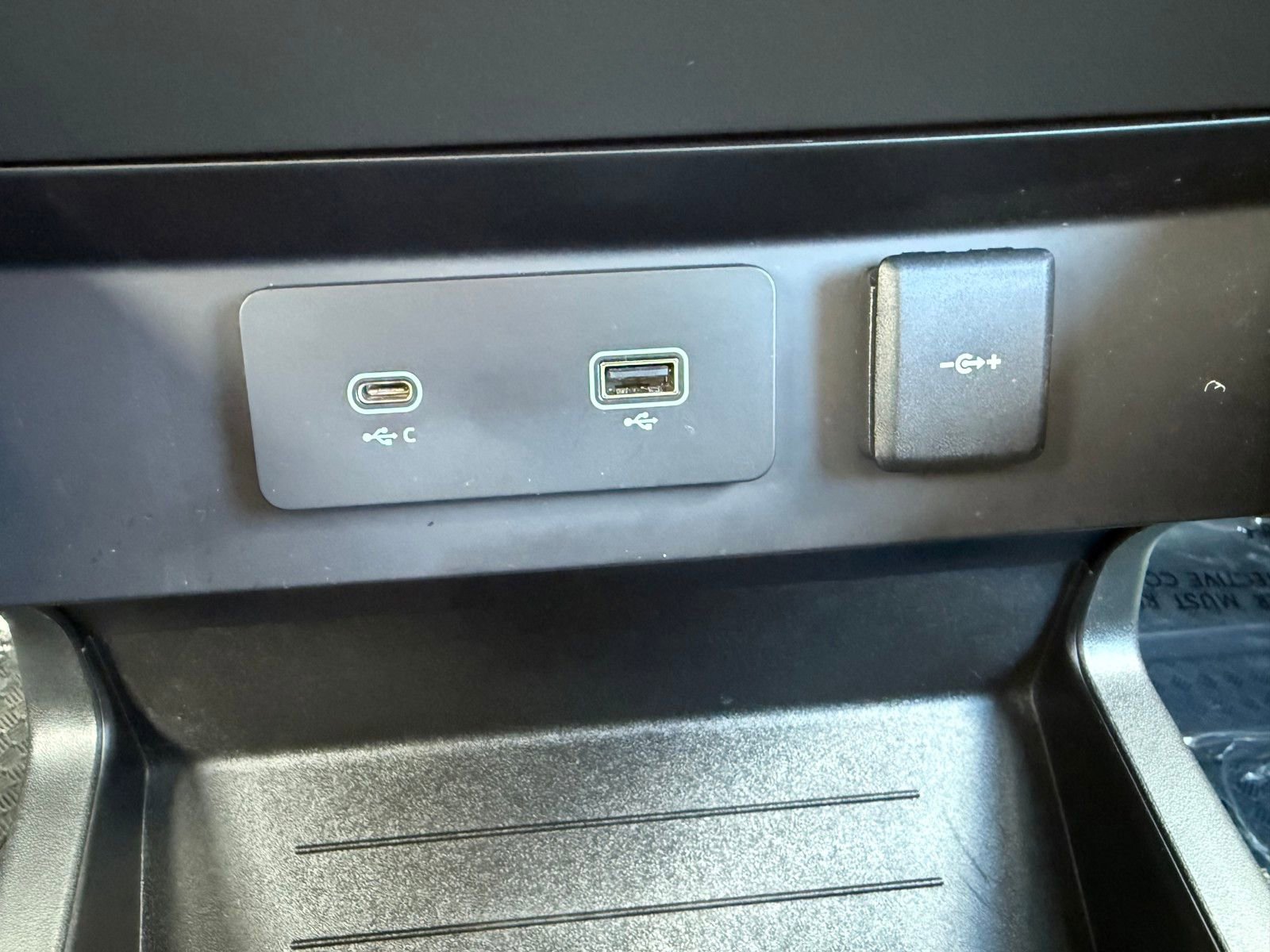 Used 2023 Land Rover Defender 90 X image 13