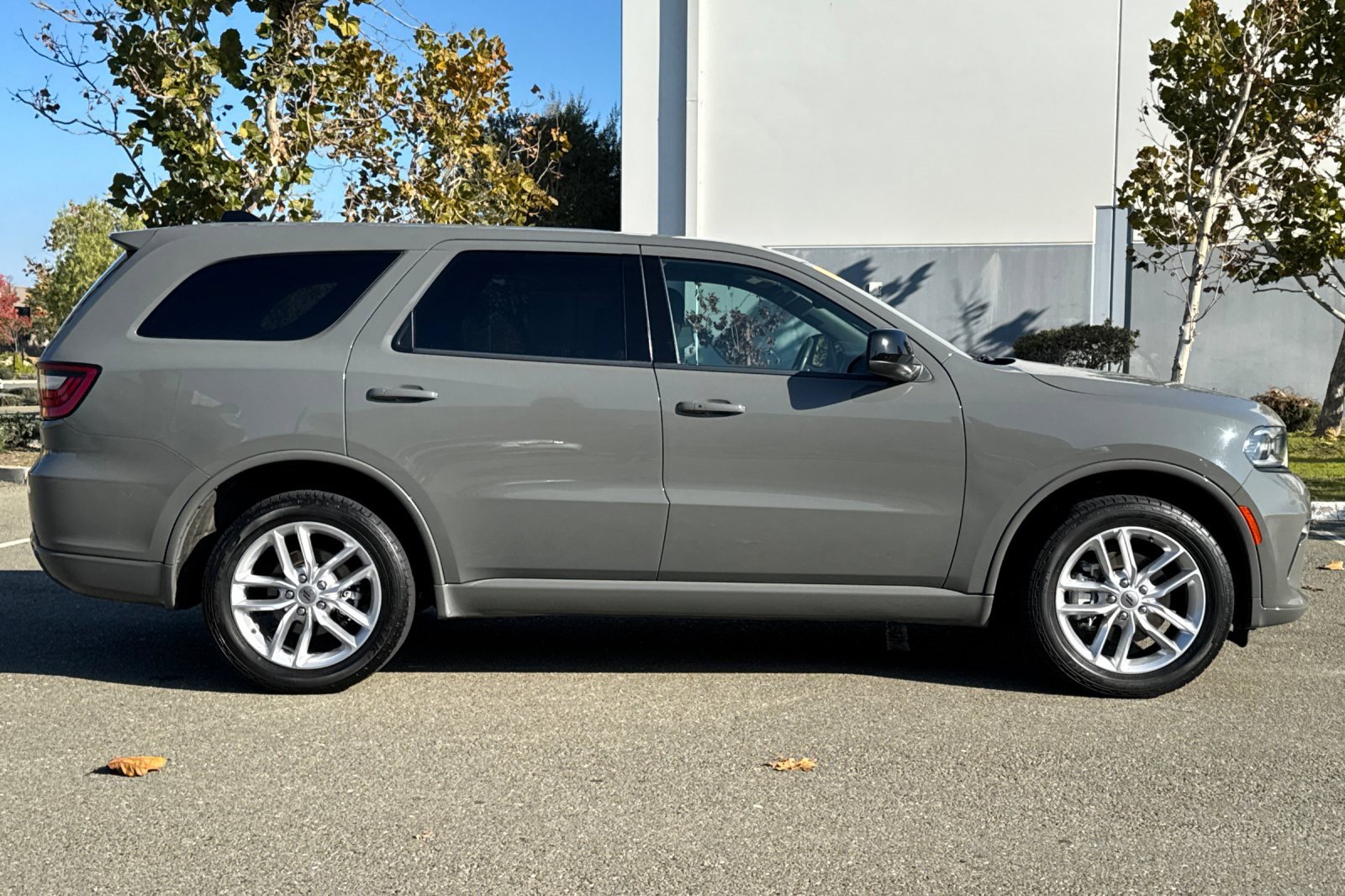 Used 2023 Dodge Durango GT image 3