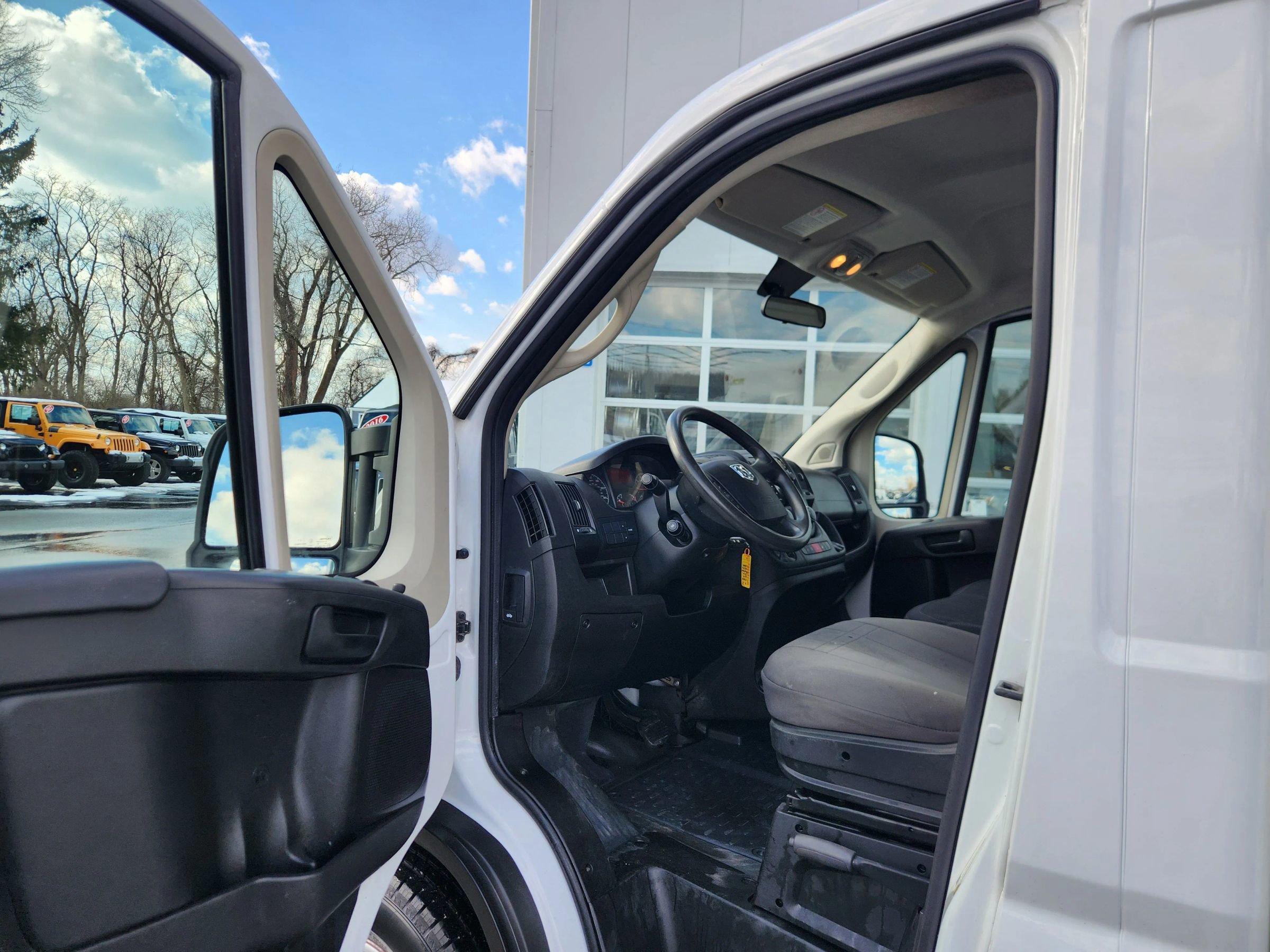 Used 2019 RAM ProMaster 3500 w/ Premium Appearance Group image 23