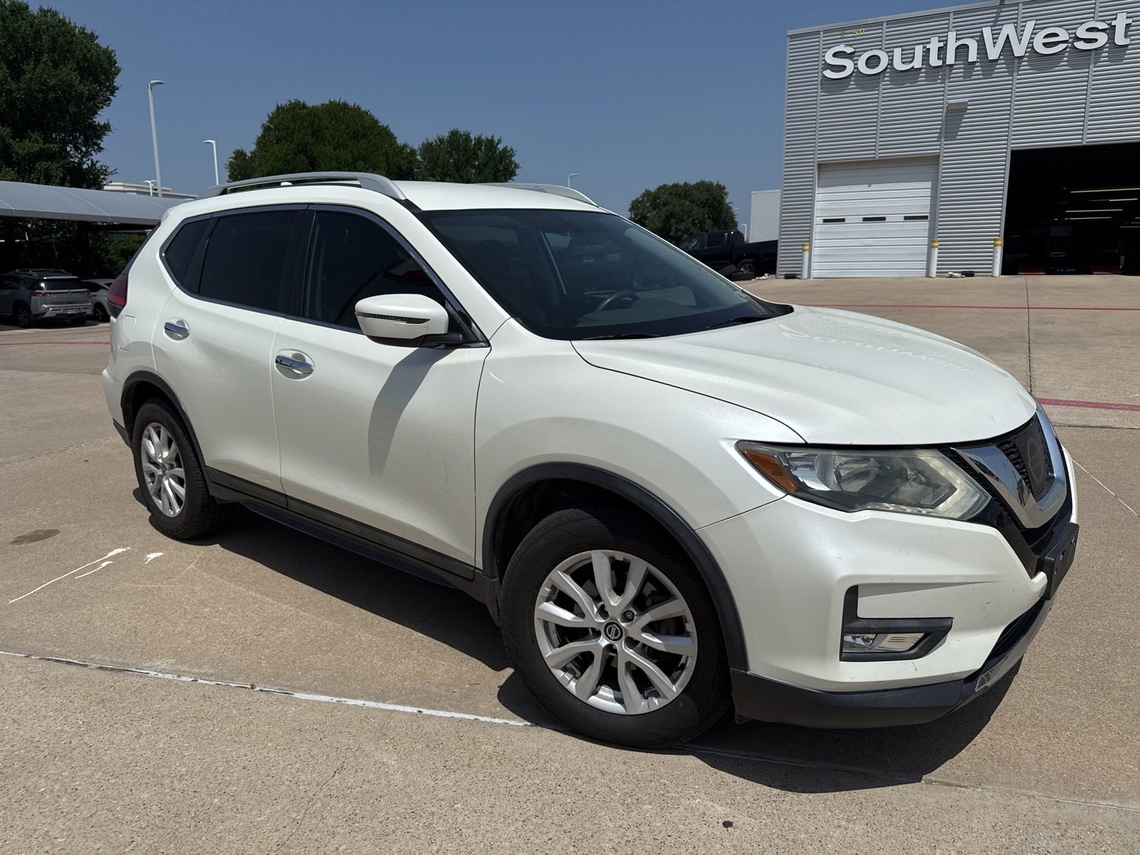 Used 2017 Nissan Rogue SV FWD image 7