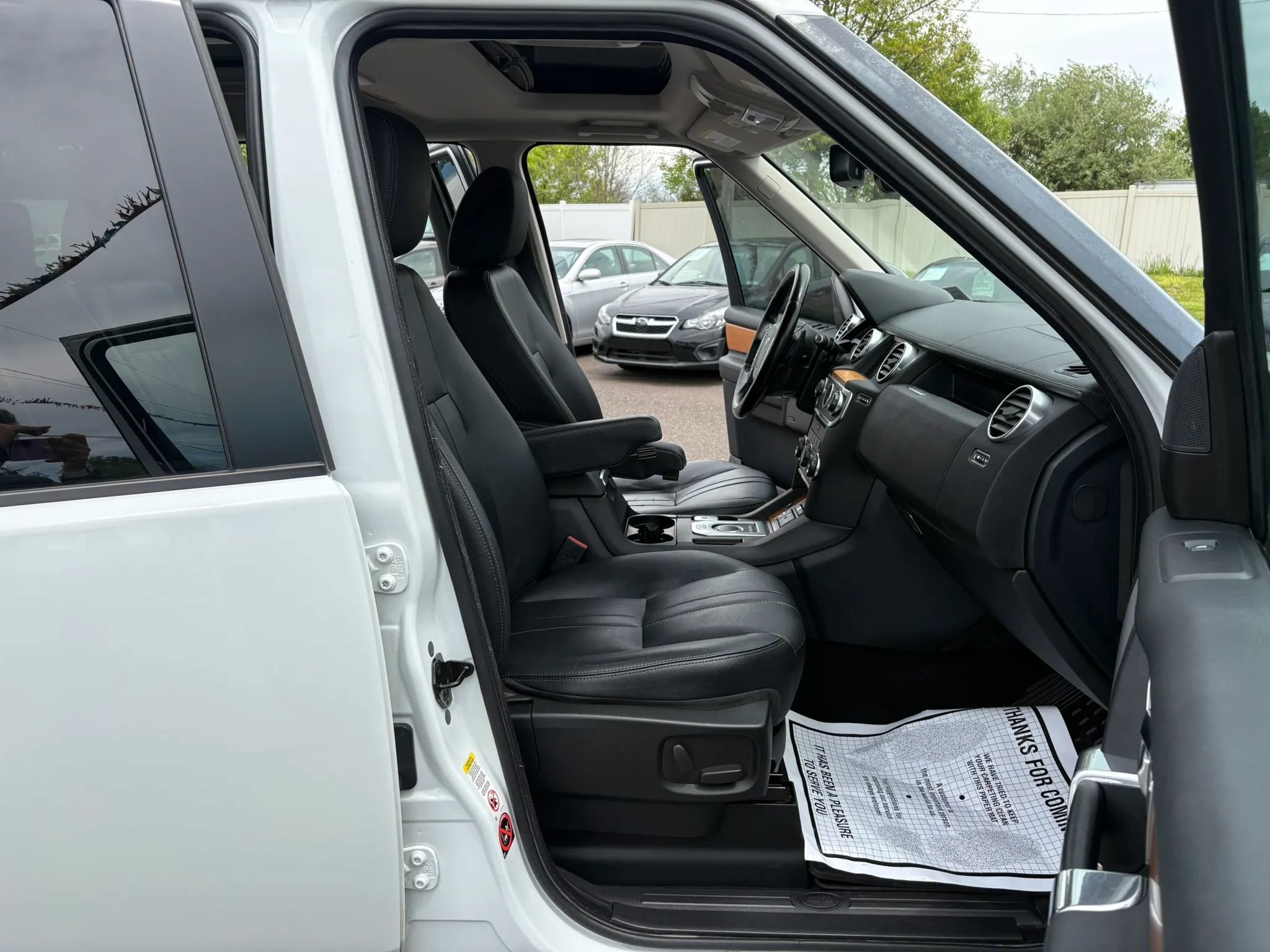 Used 2014 Land Rover LR4 HSE AWD/4WD image 29