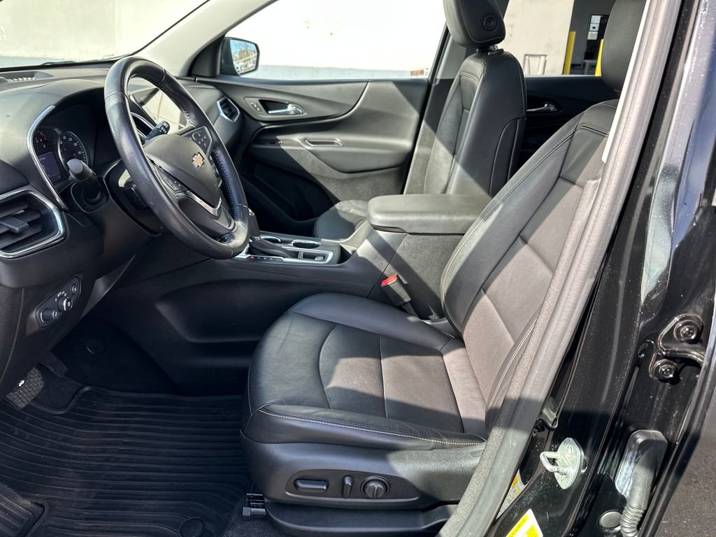 Used 2020 Chevrolet Equinox LT w/ Midnight Edition image 10
