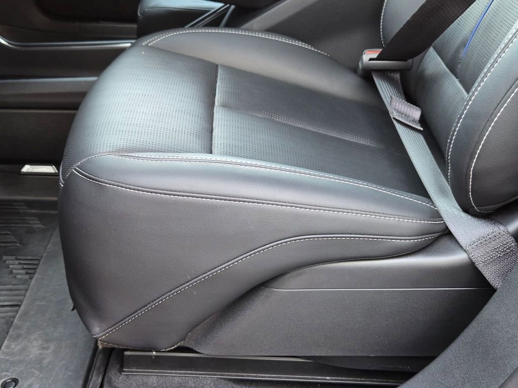 Certified 2025 Cadillac Lyriq Luxury w/ LPO, Floor Liner Package image 27