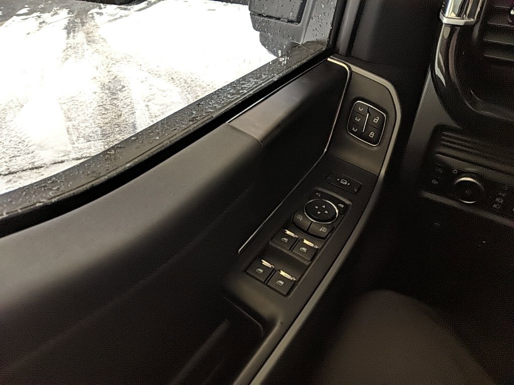 New 2026 Ford F250 Lariat w/ Black Appearance Package image 33