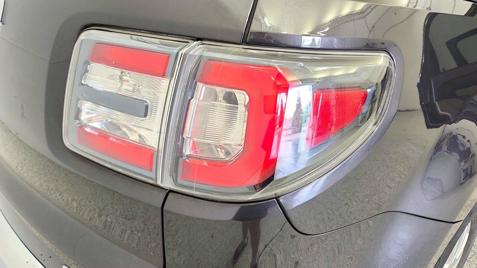 Used 2016 GMC Acadia Denali AWD/4WD image 34