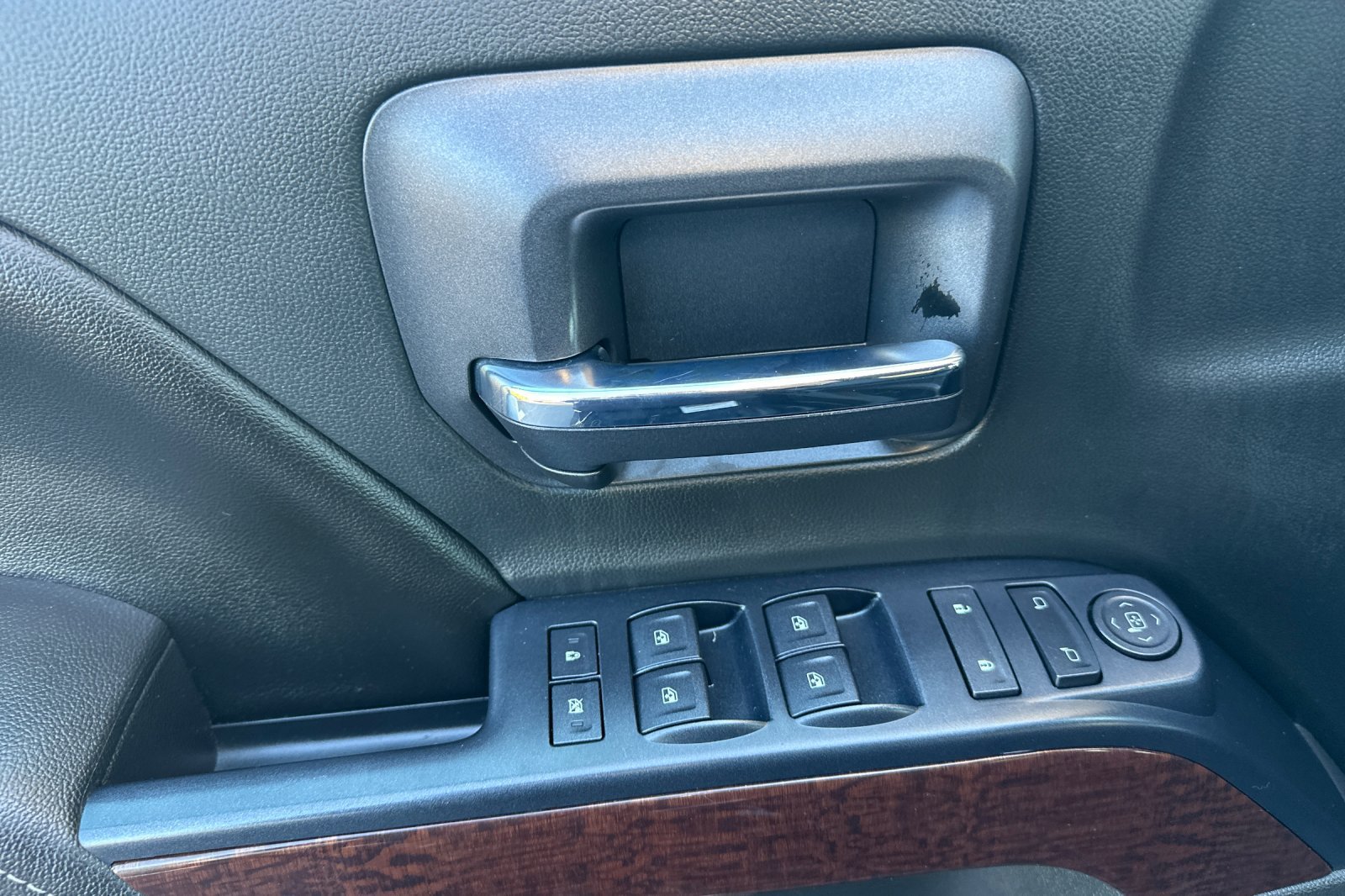 Used 2017 GMC Sierra 1500 SLE RWD image 11