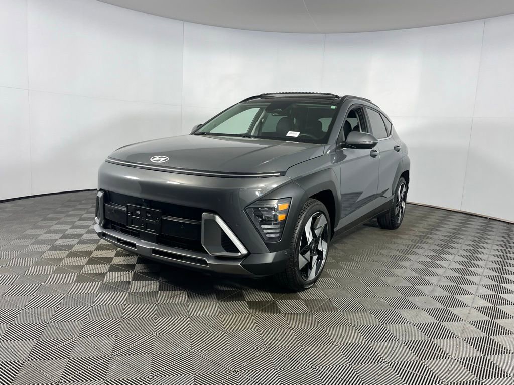 Used 2025 Hyundai Kona Limited image 3