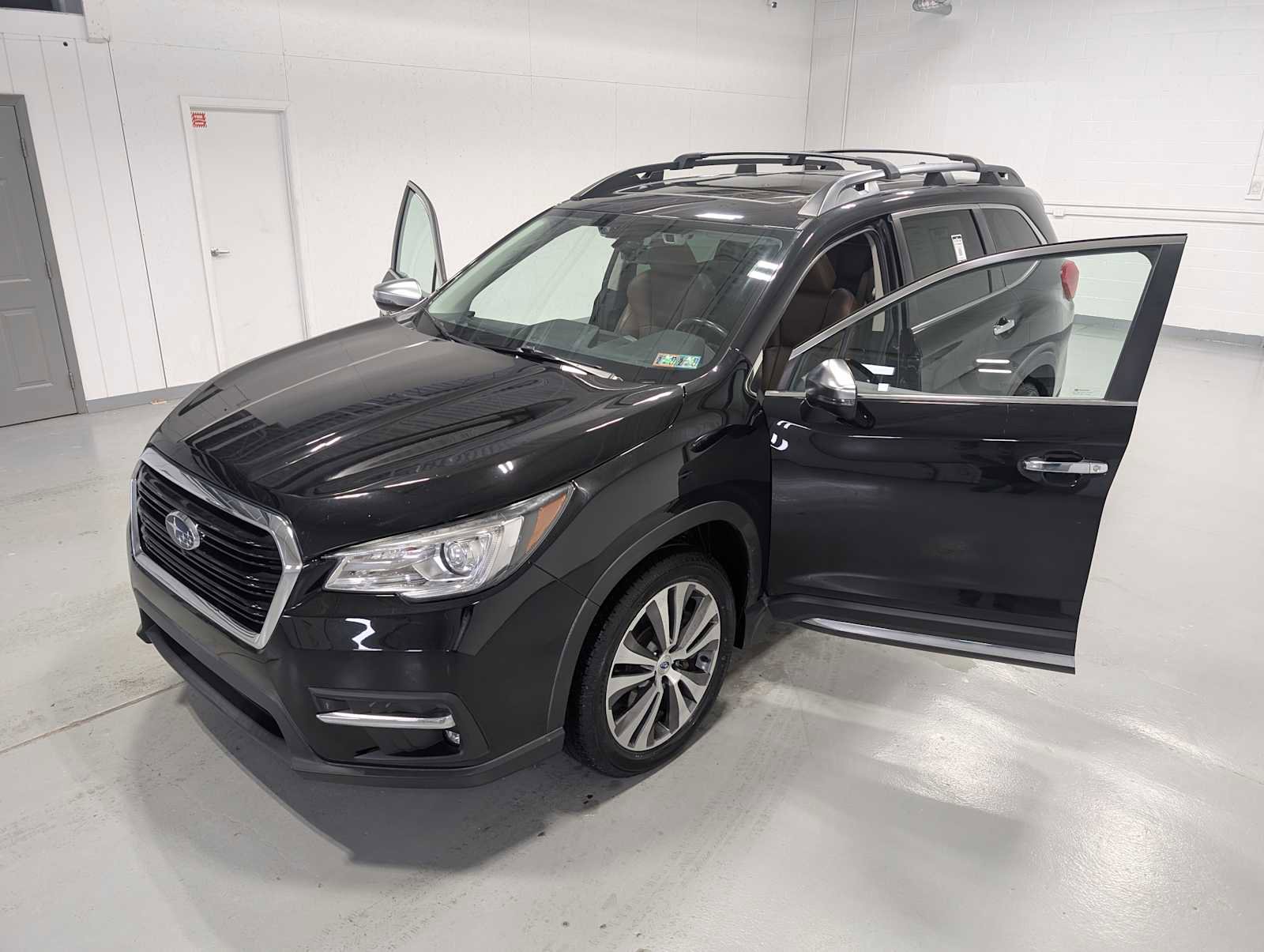 Used 2019 Subaru Ascent Touring w/ Popular Package #3 image 16