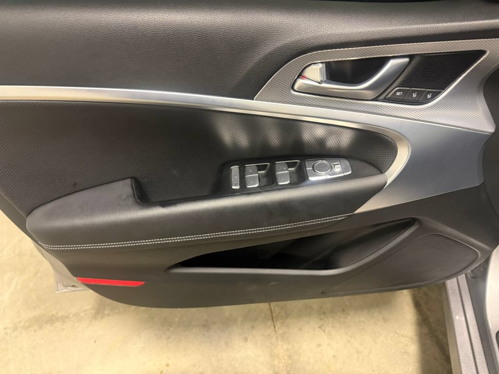 Used 2023 Genesis G70 3.3T AWD/4WD image 23