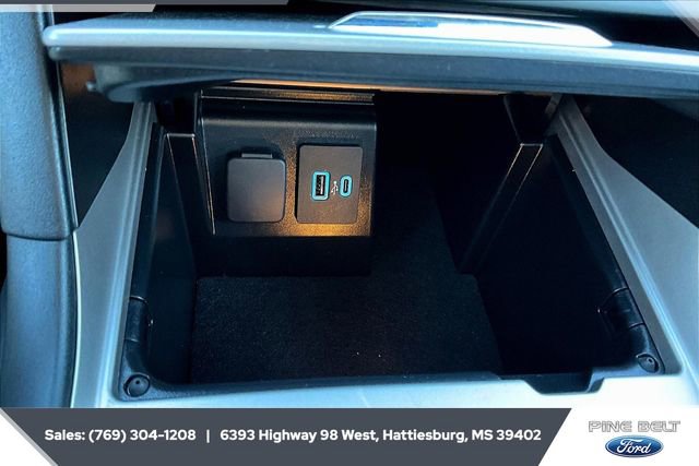 Used 2023 Ford Explorer XLT image 23