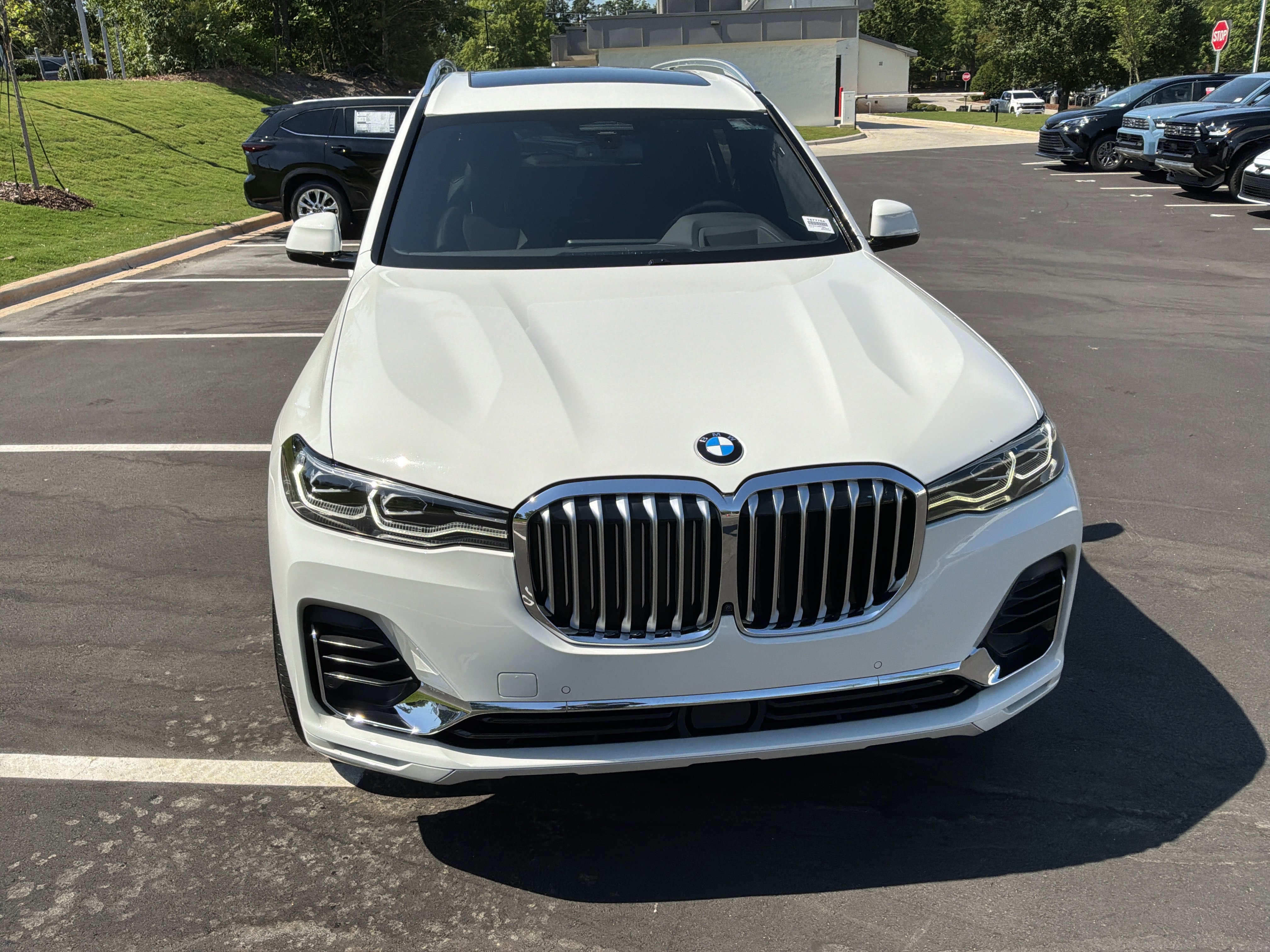 Used 2021 BMW X7 xDrive40i w/ Executive Package AWD/4WD image 3