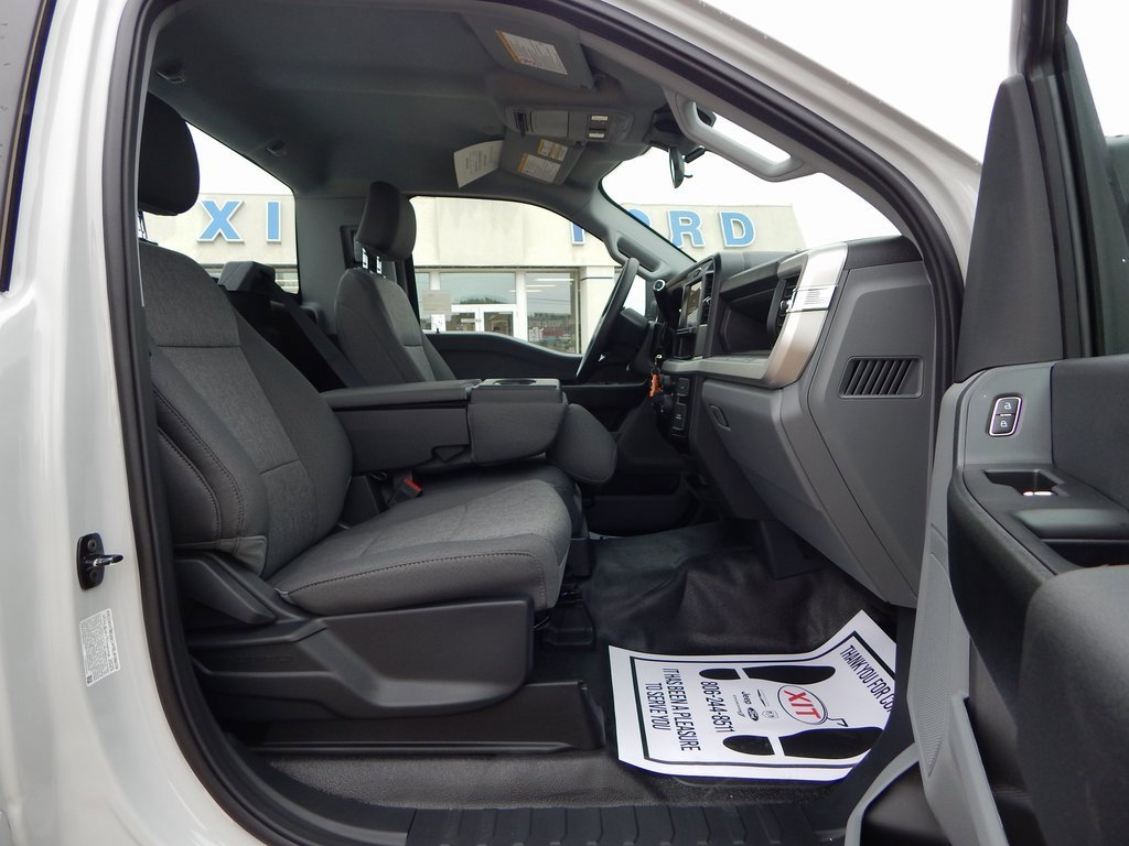 New 2025 Ford F250 4x4 Regular Cab Super Duty image 12