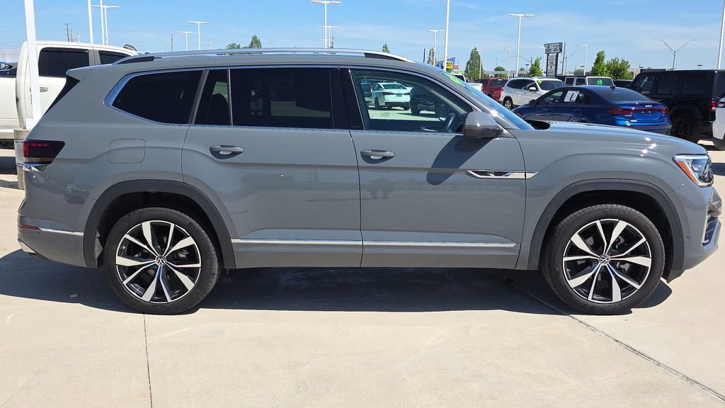 Used 2025 Volkswagen Atlas SEL Premium R-Line AWD/4WD image 6