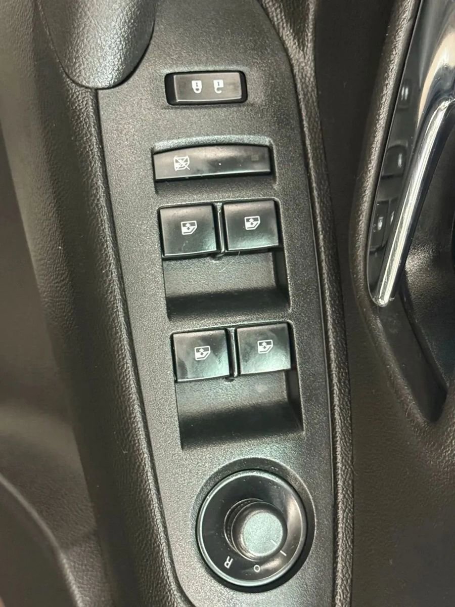 Used 2018 Chevrolet Trax LS image 23