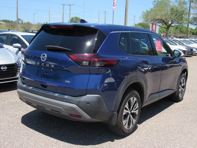 Used 2021 Nissan Rogue SV image 3