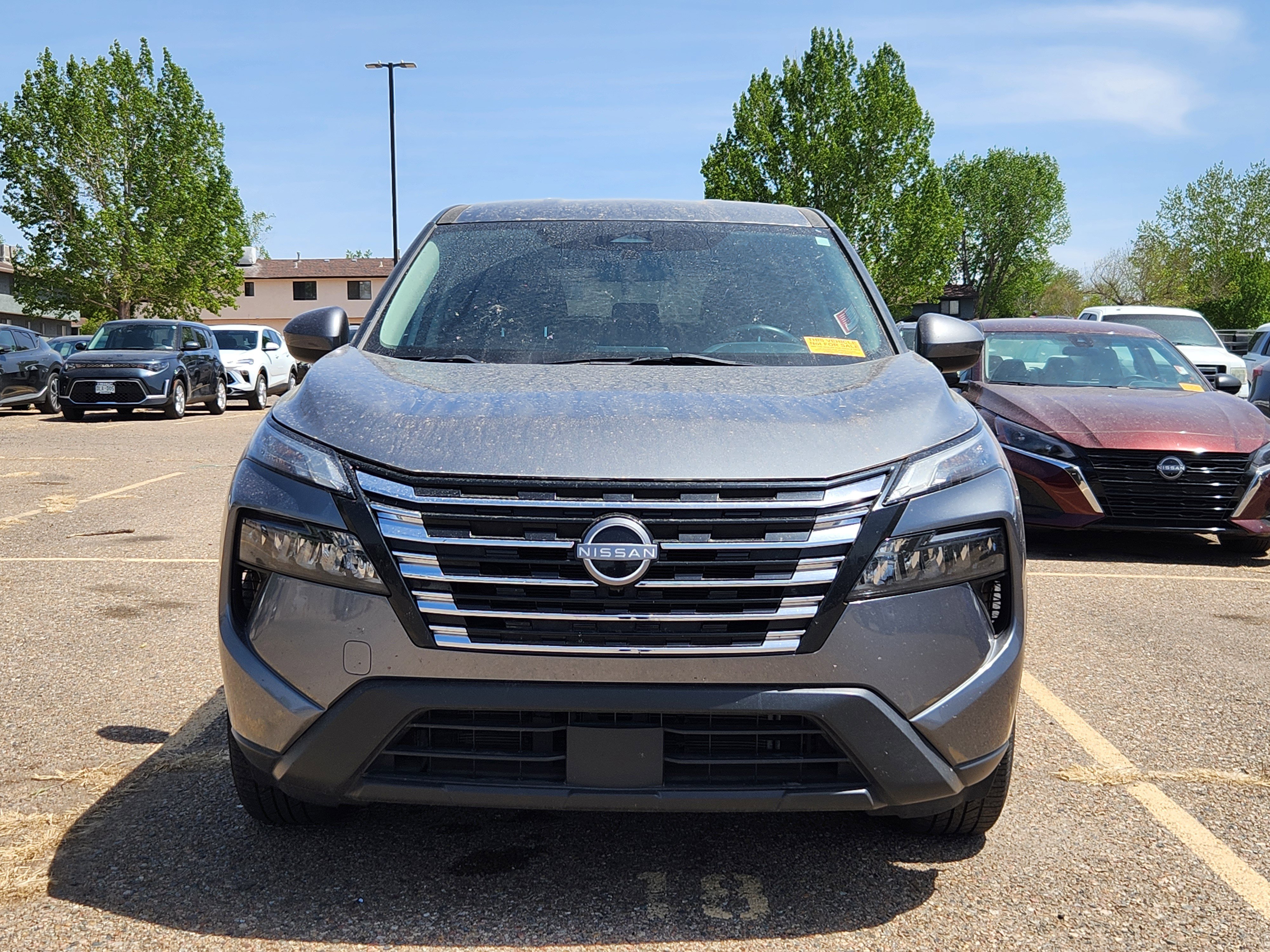 Used 2024 Nissan Rogue SV FWD image 2