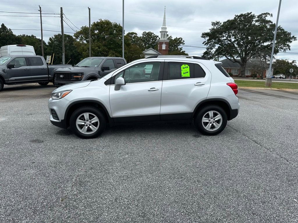 Used 2019 Chevrolet Trax LT w/ LT Convenience Package image 2
