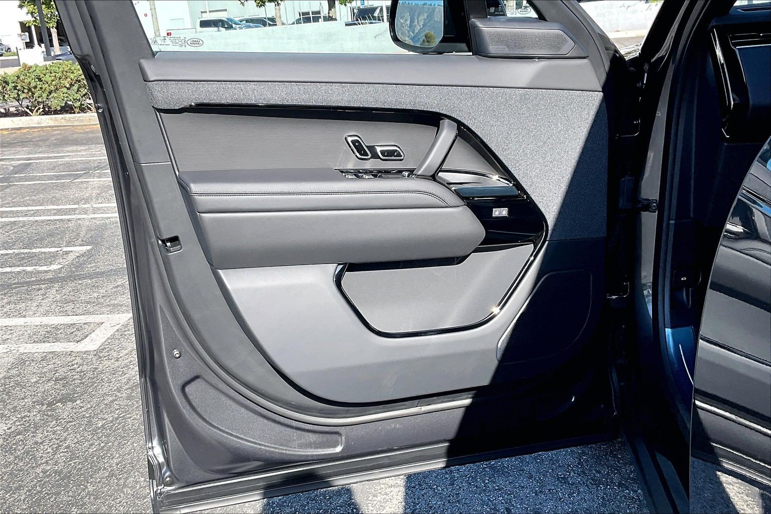 New 2027 Land Rover Range Rover Sport Dynamic SE AWD/4WD image 14