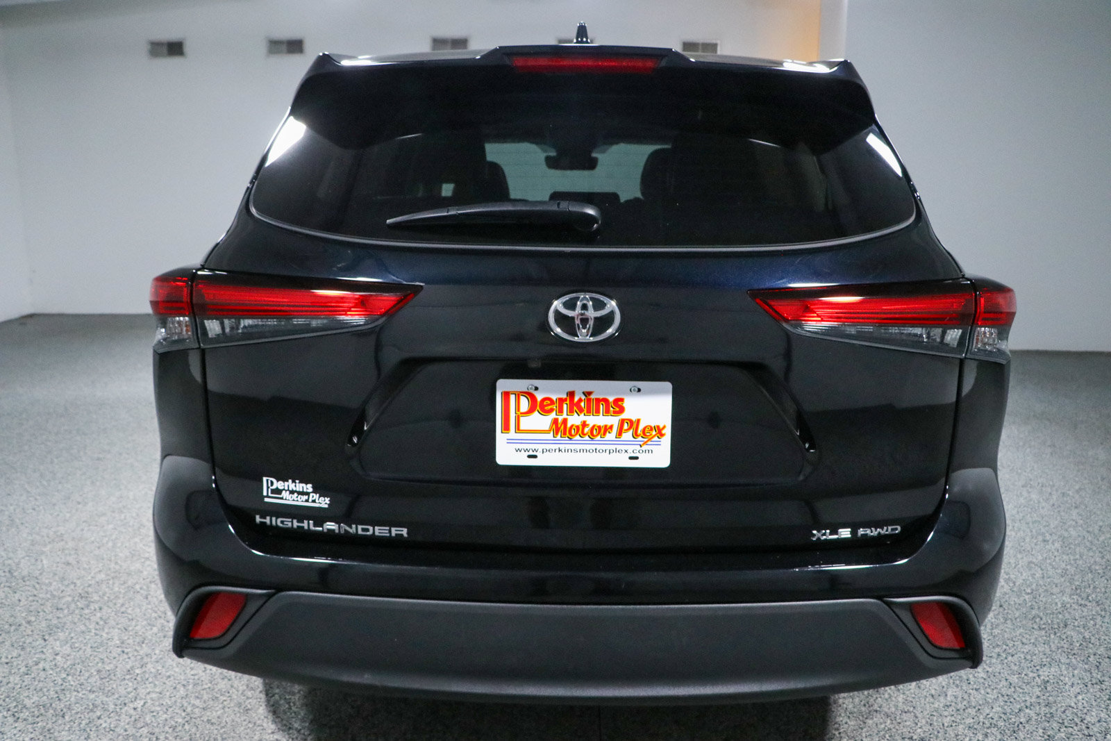 Used 2023 Toyota Highlander XLE AWD/4WD image 8